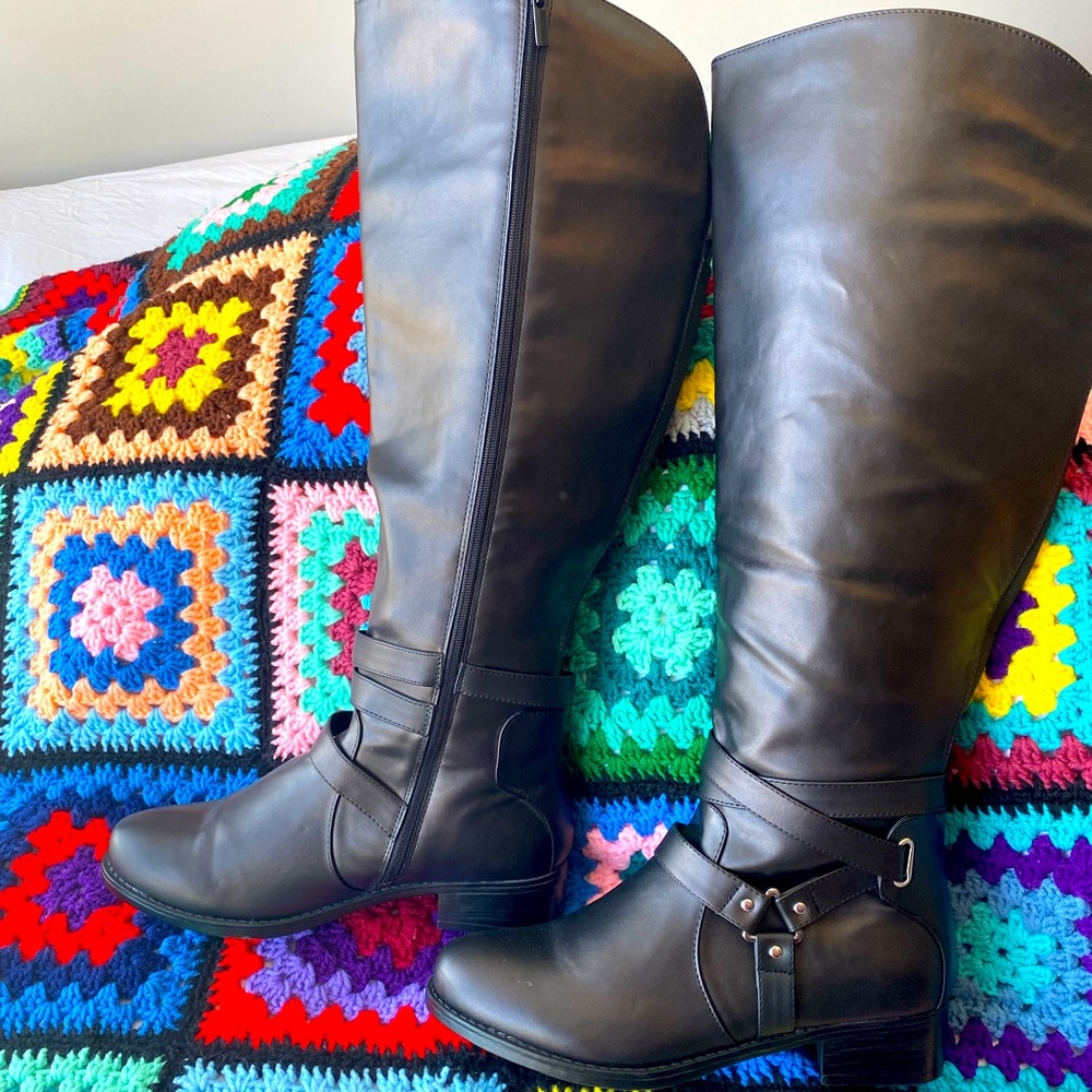 TORRID Knee-High Boots Size 12W - Never Worn!